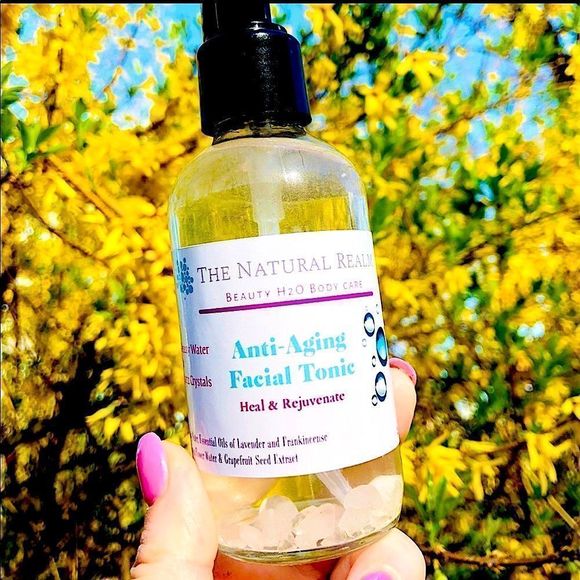 The Natural Realm Other - Anti-Aging Cooling Face Mist with Rose Quartz 6.0ph Japanese Beauty Water